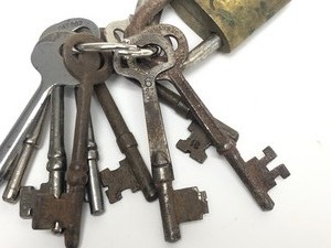 lot 135 image: Keyring wAntique Skeleton Keys