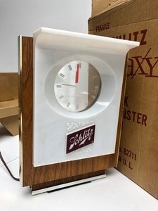 lot 142 image: Unused in Box - Vintage Mid Century 1960s SCHLITZ Cash Register Lighted Beer Sign Clock 