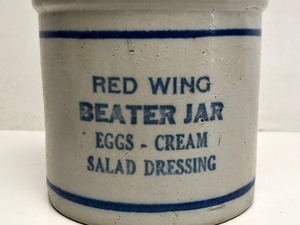 lot 165 image: Vintage RED WING Stoneware Beater Jar