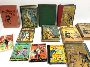 lot 97 image: Collection of Old Vintage WIZARD OF OZ Books