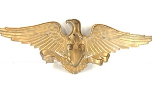 lot 114 image: Large Vintage Cast Metal Wall Eagle