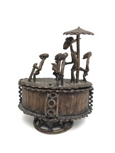 lot 199 image: African Ashanti Kulou Tribal Bronze Vessel
