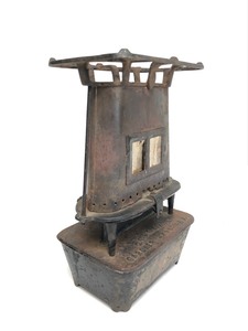 lot 222 image: Antique UNION Cast Iron Portable Camp Stove