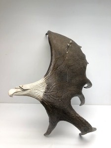 lot 3 image: Large Bald Eagle Carving Out of Genuine Moose Antler 