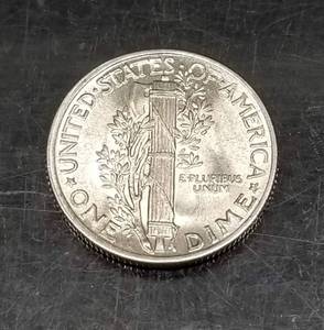 1942 MERCURY DIME UNC