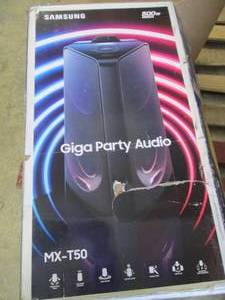 Samsung Giga 500-Watt Portable Spea...