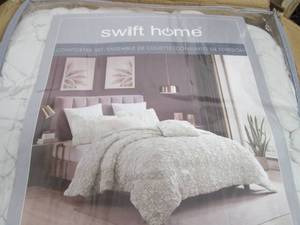 Swift Home FullQueen Comforter Set...