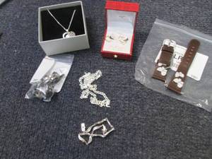 6 Assorted Jewelry Items, preperson...