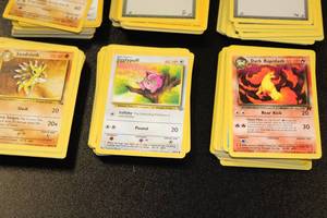 1999-2000 Vintage Pokemon Bulk Lot  300 Cards