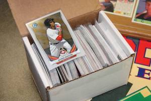 Large Mixed Collectibles Resale Lot  15 Items  1980 Pac Man Lot  Minnesota Twins Lot