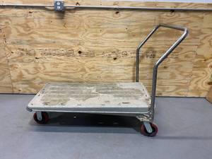 lot 40 image: Flatbed Utility Cart