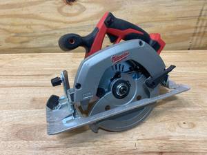 lot 30 image: MILWAUKEE M18 18-Volt Lithium-Ion Cordless 6-12 in. Circular Saw (Tool-Only)