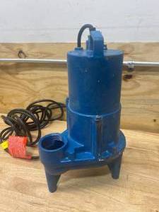 lot 80 image: BARNES SEV412A- 12 HP Cast Iron Sewage Pump