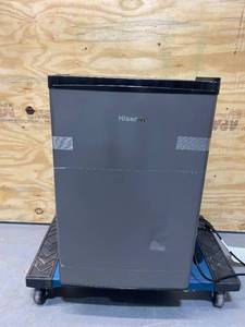 lot 5 image: HISENSE 2.7-cu ft Freestanding Mini Fridge (Silver)