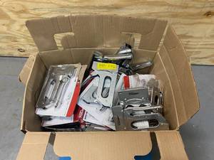 lot 135 image: Box of Staplers