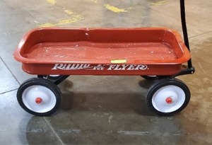 Radio Flyer Classic Red Wagon (Dented)