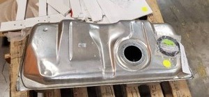 Spectra Premium F42E Fuel Tank (Minor cosmetic damage)