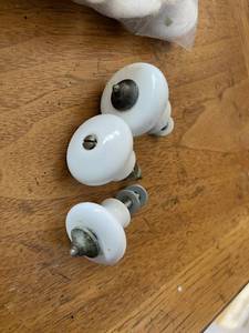 lot 482 image: Vintage White Porcelain Knobs