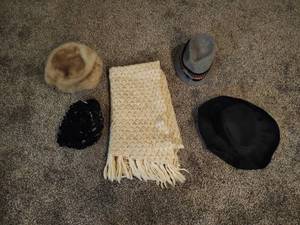 lot 116 image: Vintage Accessories