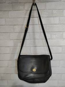 lot 123 image: Coach Leather Handbag