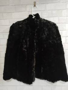 lot 134 image: Vintage Fur Cape