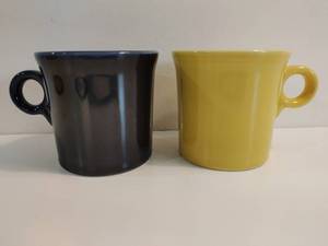 lot 185 image: Two Fiesta Mugs