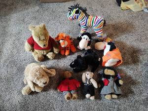 lot 197 image: Collection of Stuffed Animals- Some Vintage