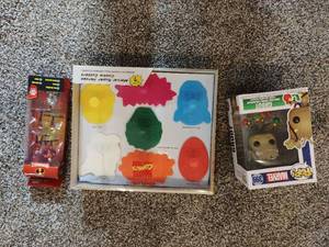 lot 200 image: Set of Three Promotional Products Including Marvel and Incredibles 2
