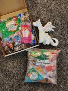 lot 204 image: Collection of Beanie Babies