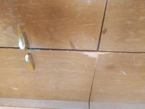 lot 25 image: Vintage Kroehler Dresser