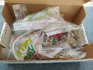 lot 37 image: Vintage & antique costume jewelry