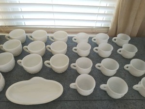 lot 41 image: Collection of Milk glass
