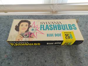 lot 55 image: Vintage Flashbulbs