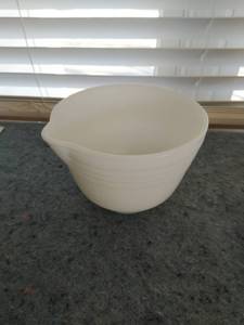 lot 69 image: Pyrex Bowl