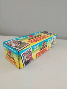 lot 321 image: Bowman Football Cards