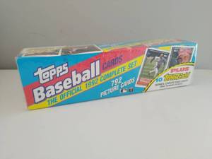 lot 324 image: 1992 Tops Baseball Complete Set