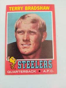 lot 304 image: Terry Bradshaw 1971 Topps Football Rookie Card