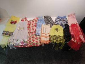 lot 171 image: Vintage Aprons