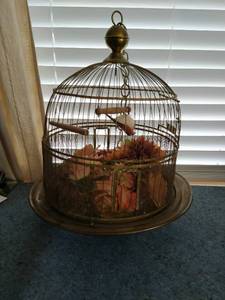 lot 427 image: Vintage Nostalgic 1930s Brass Hendryx Dome Topped Pedestal Bird Cage
