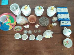 lot 429 image: Misc. Ceramic Lot