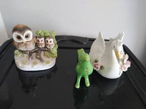 lot 445 image: Ceramic Figurines