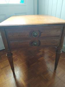 lot 456 image: End Table  2