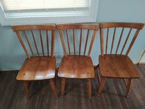 lot 458 image: Ethan Allen Dining Chairs