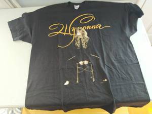 lot 465 image: Wynonna Judd Shirt