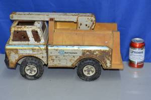 lot 13 image: Vintage Tonka Metal Bell System Truck