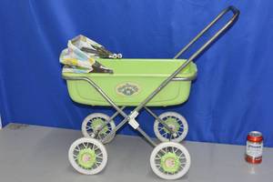 lot 16 image: 1983 Cabbage Patch Kids Doll Buggy Carriage with Canopy