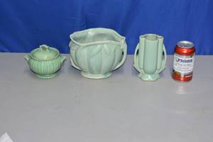 lot 25 image: Lot of McCoys Pottery