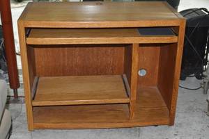 lot 23 image: Computer Desk and Coffee table