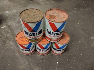 lot 225 image: Five Vintage Valvoline Motor Oil Cans