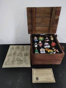 lot 231 image: Thomas Pacconi Ornaments